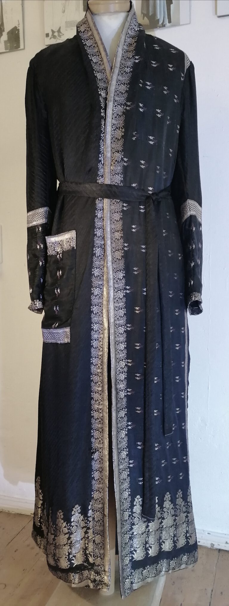 morninggown made of indian silk